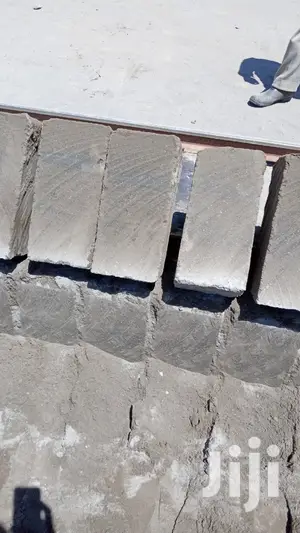 Quality Machine Cut Stones(Available In All Sizes)