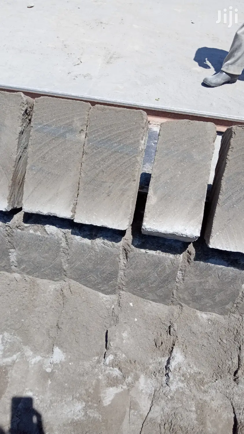 Quality Machine Cut Stones(Available In All Sizes)