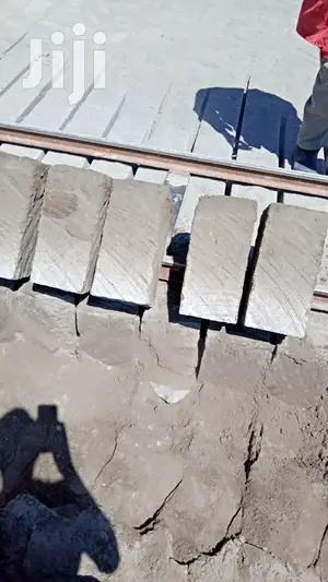 Quality Machine Cut Stones(Available In All Sizes)