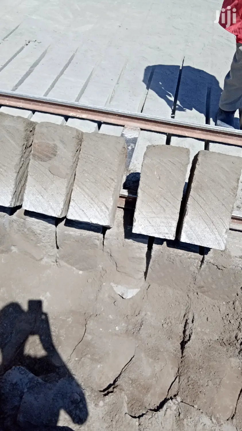Quality Machine Cut Stones(Available In All Sizes)