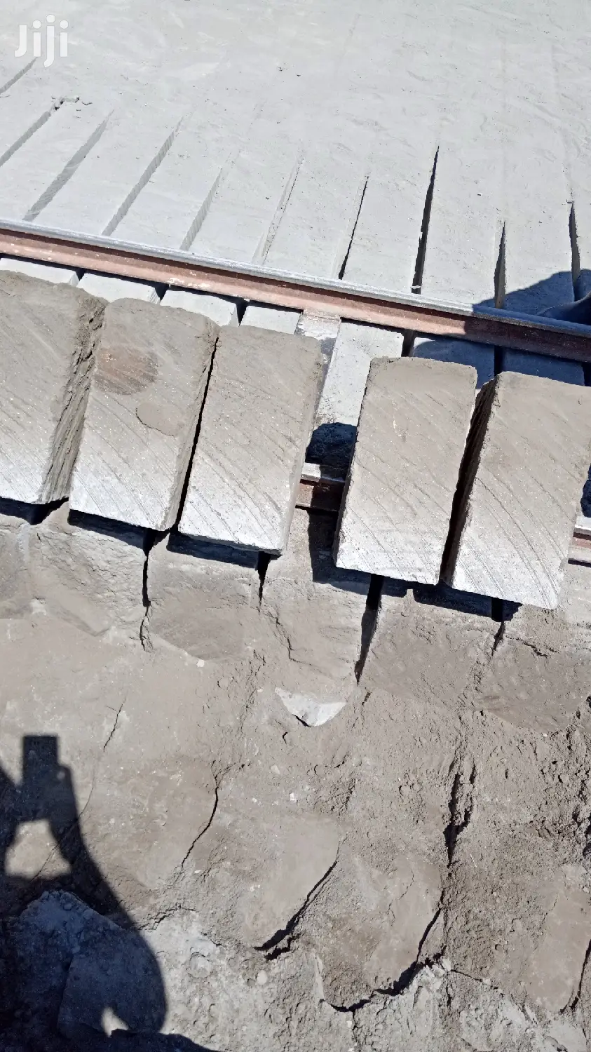 Quality Machine Cut Stones(Available In All Sizes)