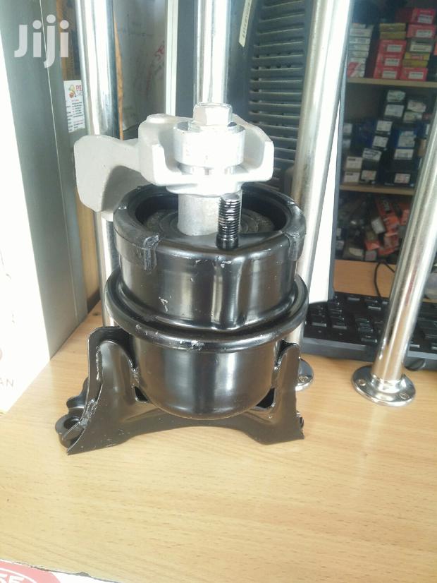 Honda Civic Hybrid Right Engine Mount - main view