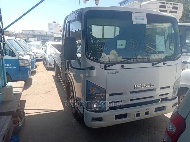 Isuzu Elf Truck 2014 White - thumbnail 2