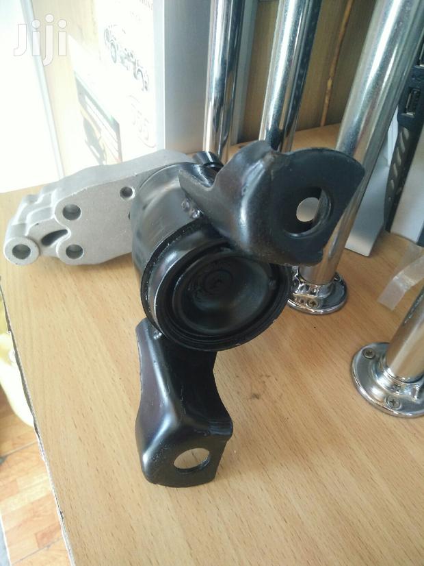 Mazda Demio Right Engine Mount - thumbnail 2