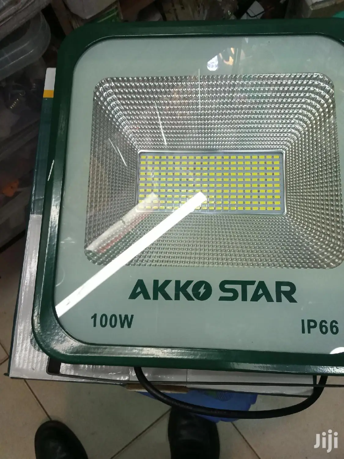 100wart Floodlight