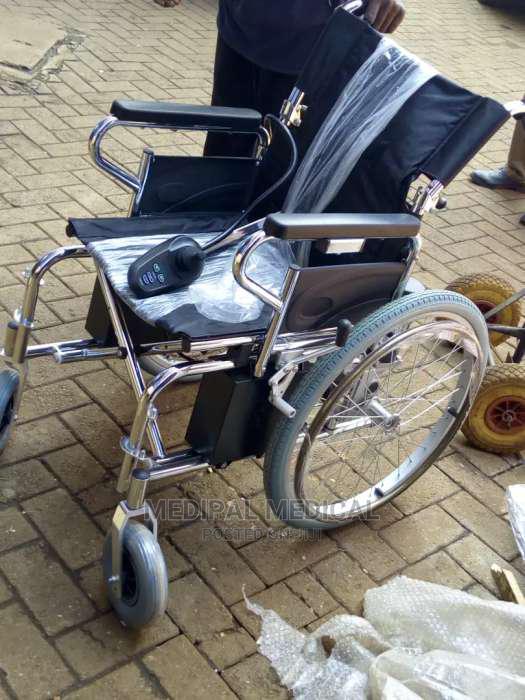 Electric Wheelchair - thumbnail 3