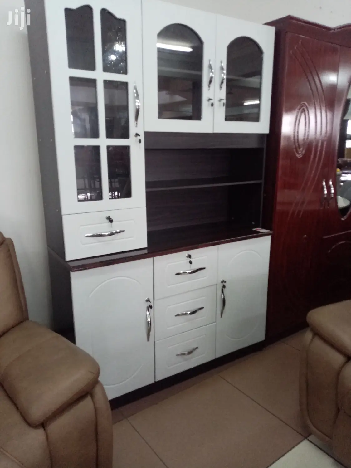 White Kitchen Cabinet