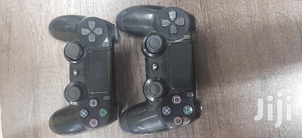 Used Ps 4 CONTROLLERS - main view
