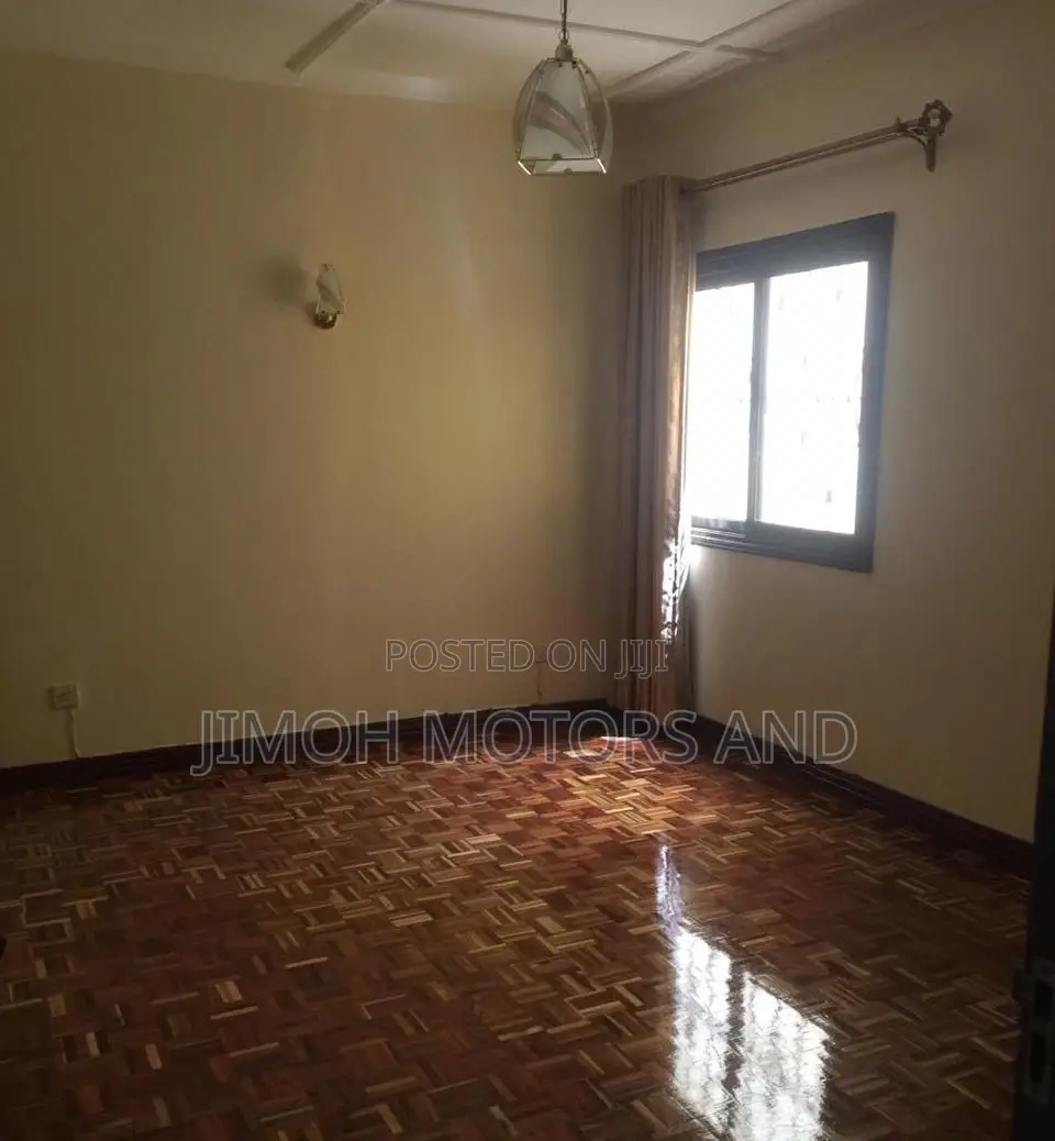 3 Bedroomed House In Parklnads
