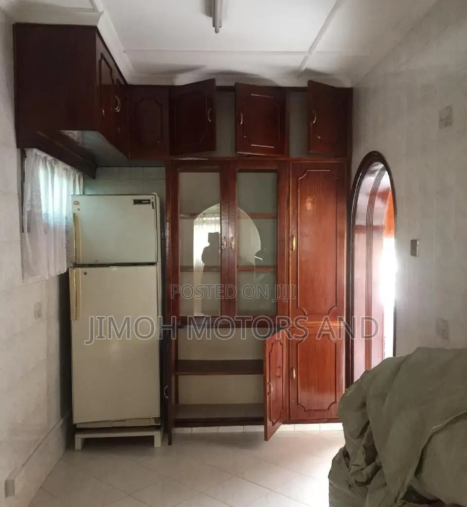 3 Bedroomed House In Parklnads