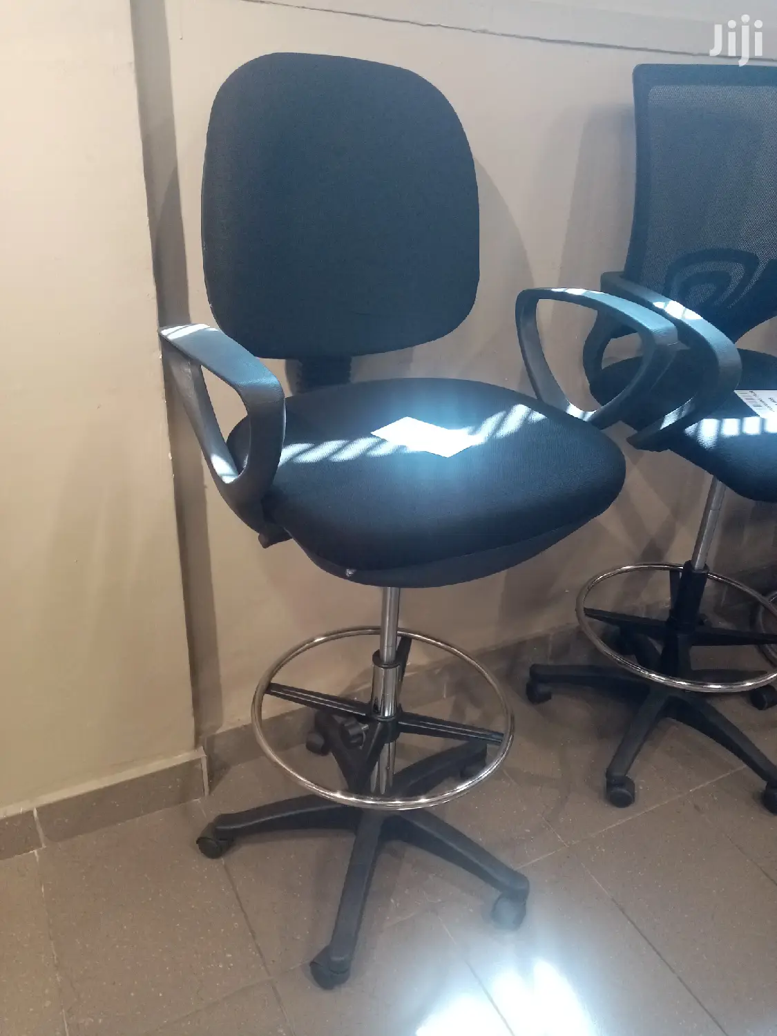 Cashier Chair
