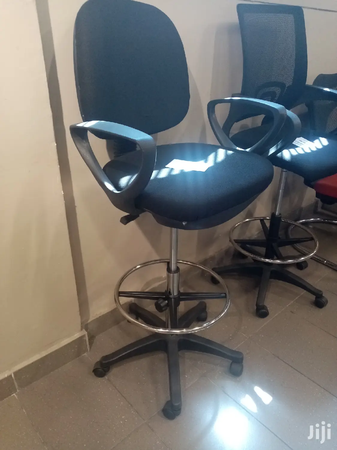 Cashier Chair