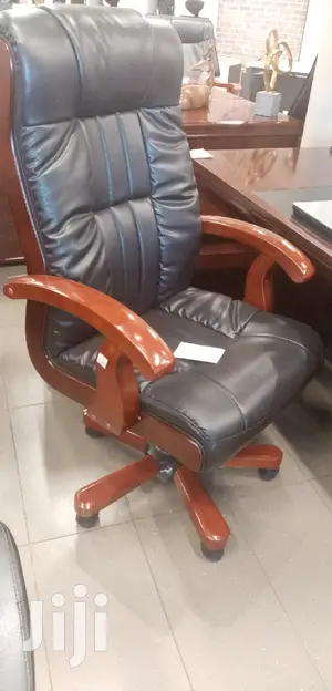 Executive Office Seat