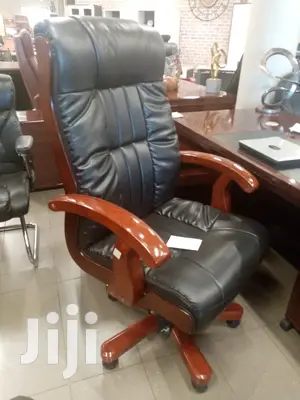Executive Office Seat