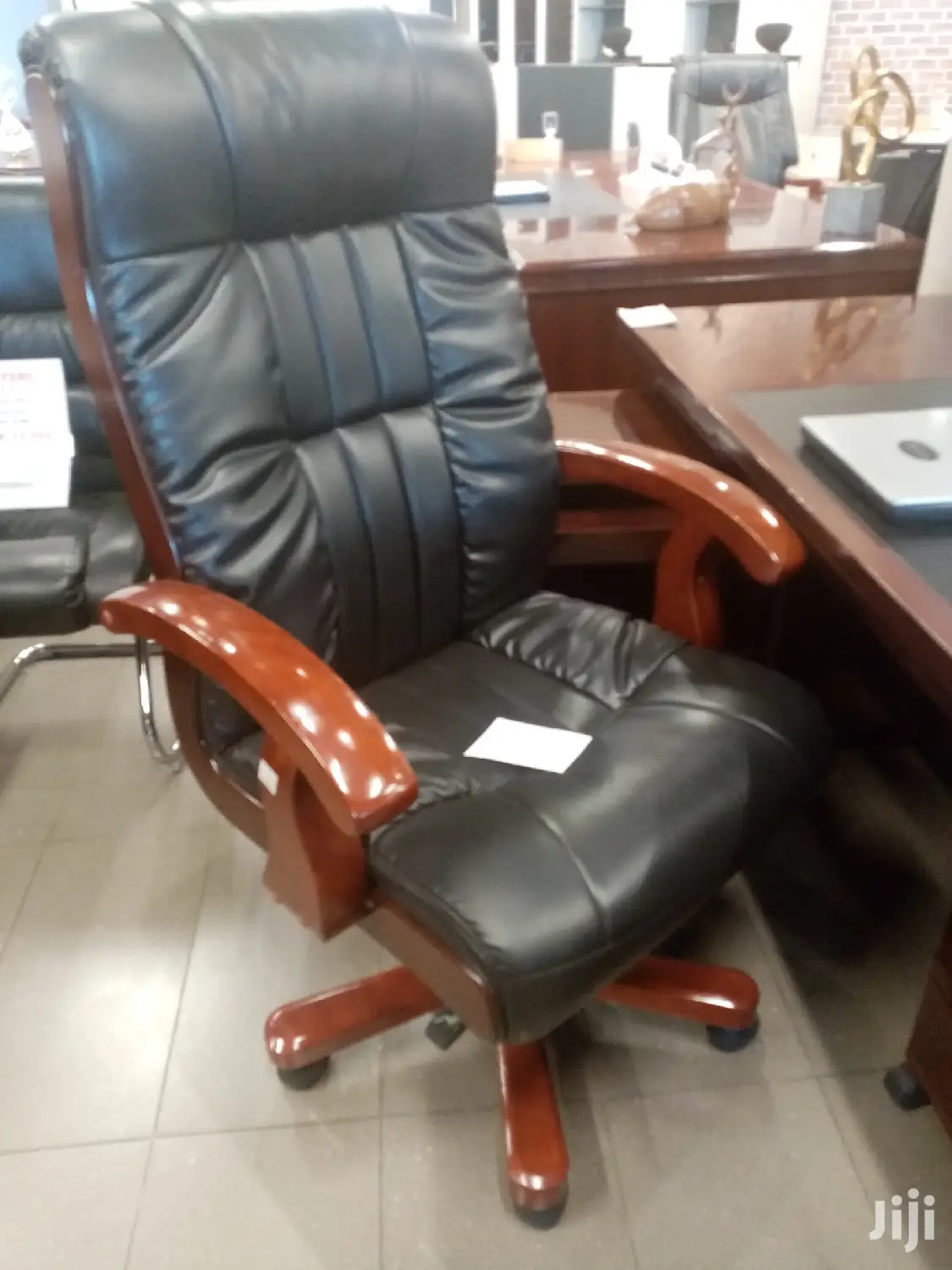 Executive Office Seat