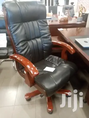 Executive Office Seat