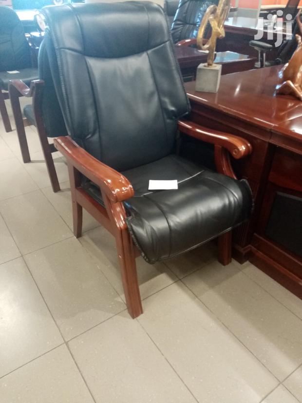 High End Waiting Seat - main view