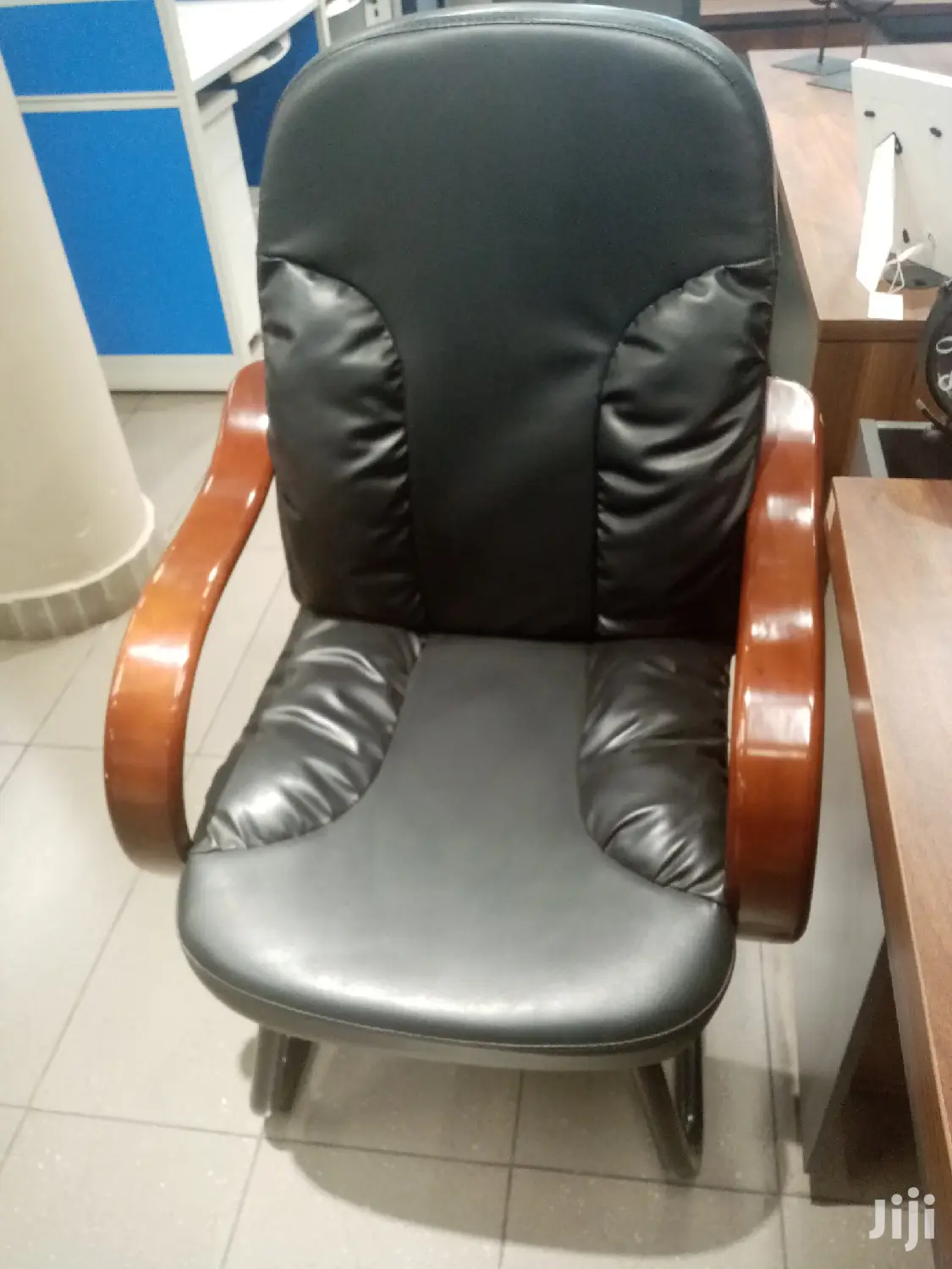 Executive Office Seat