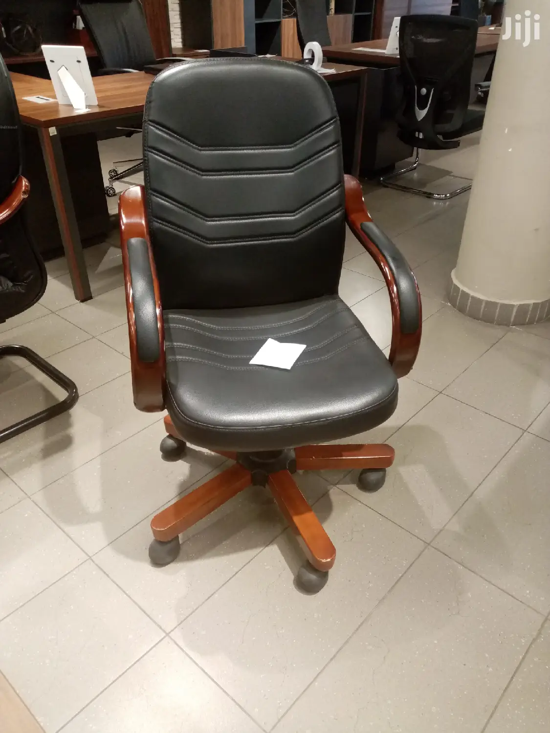 Executive Office Seat
