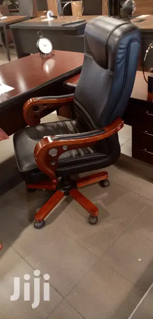 Executive Office Seat