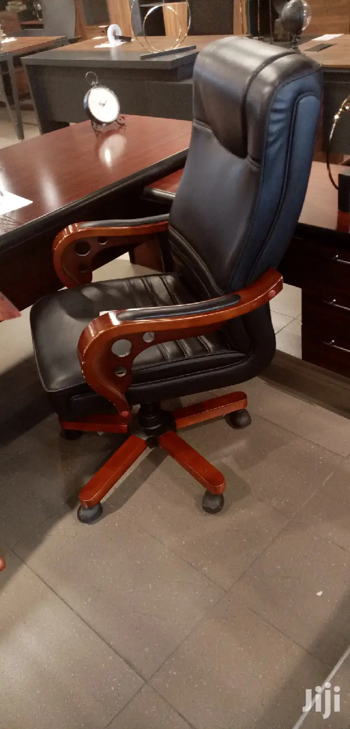 Executive Office Seat