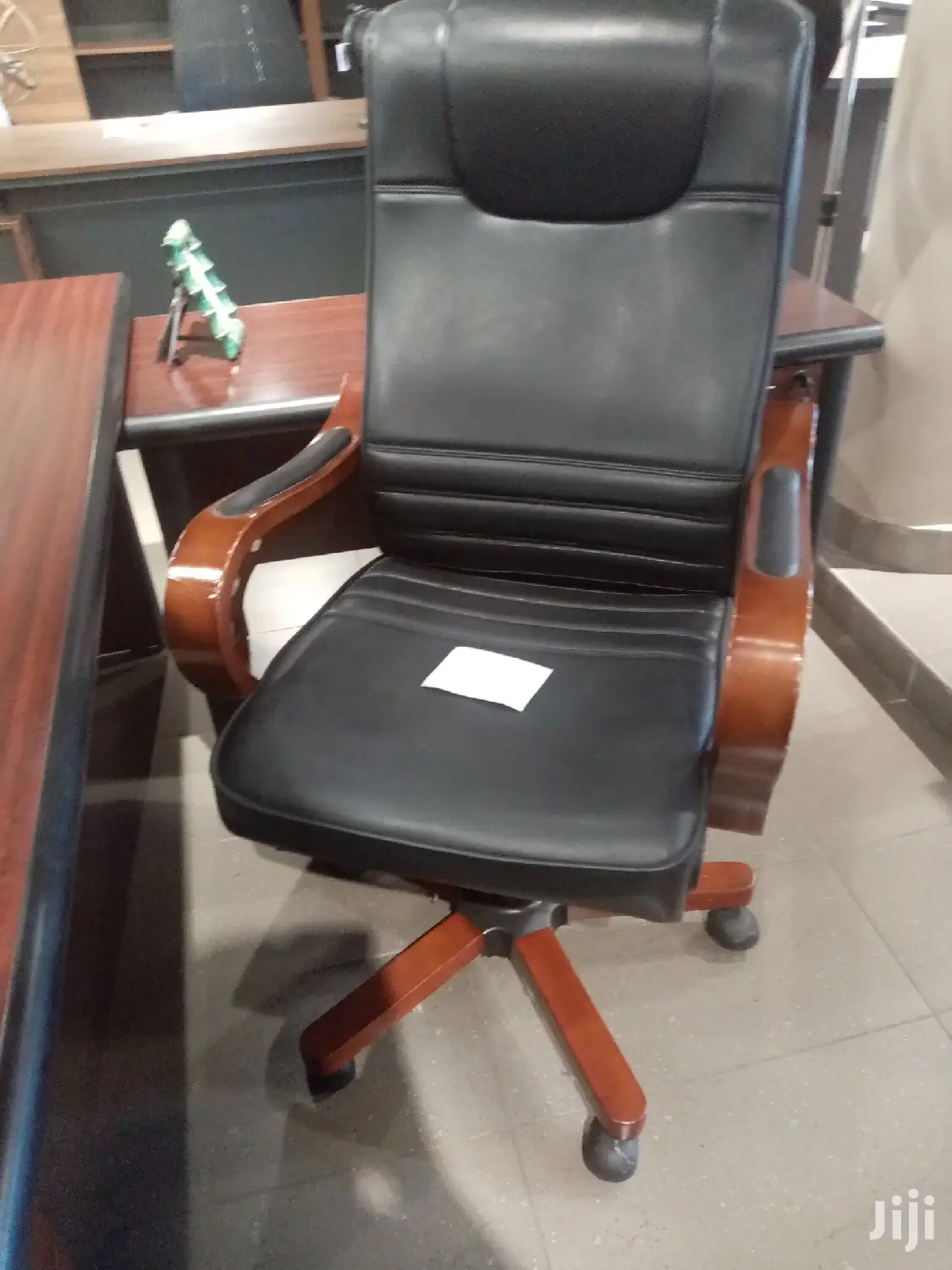 Exclusive Office Seat