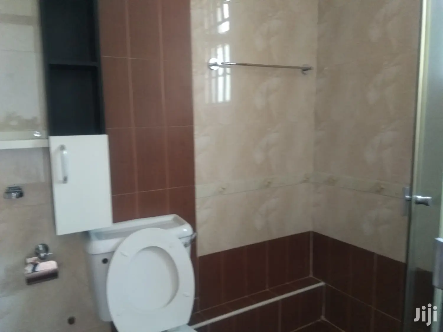 Exactive 5bedroomed Townhouse To Let