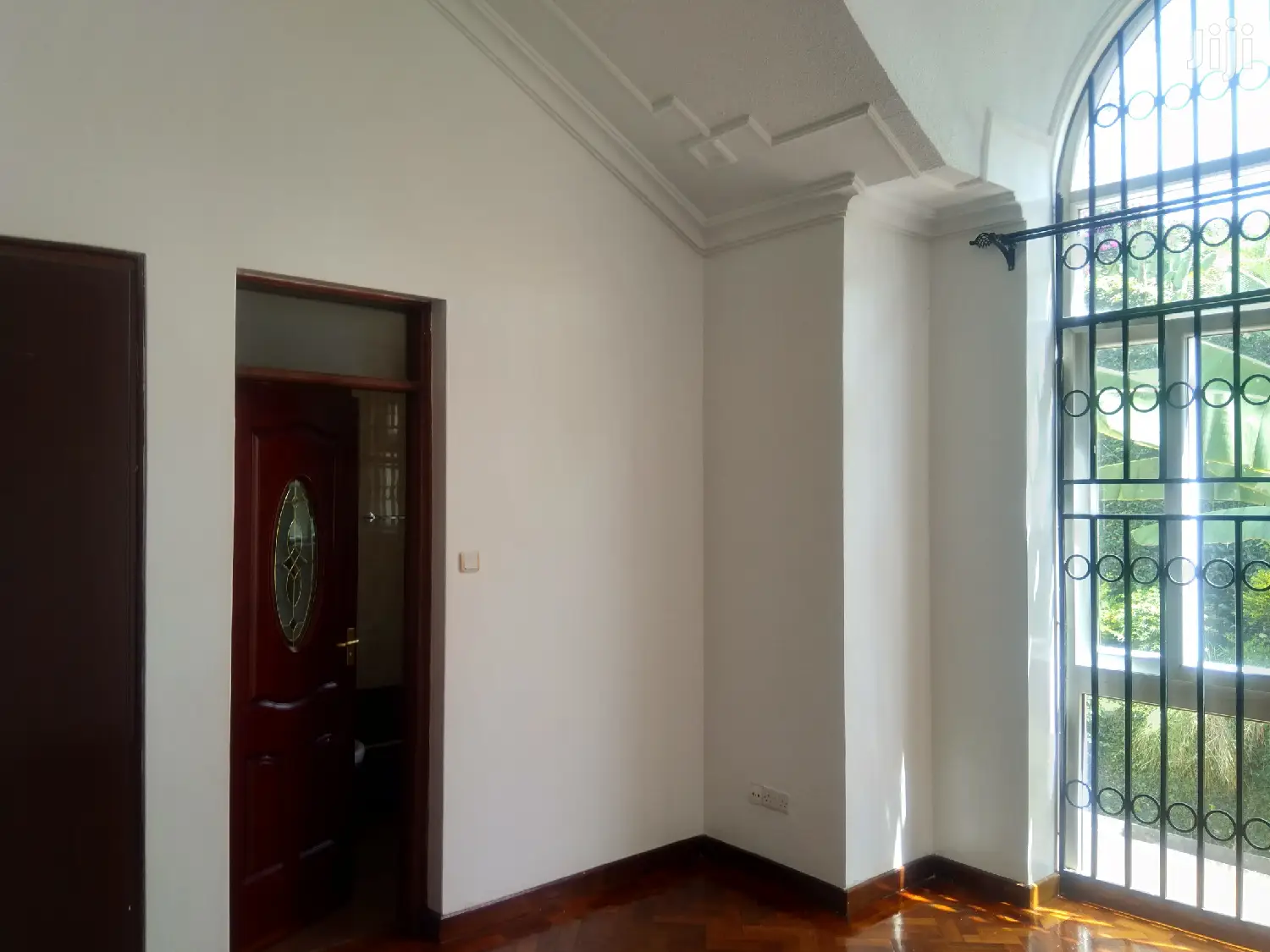 Exactive 5bedroomed Townhouse To Let
