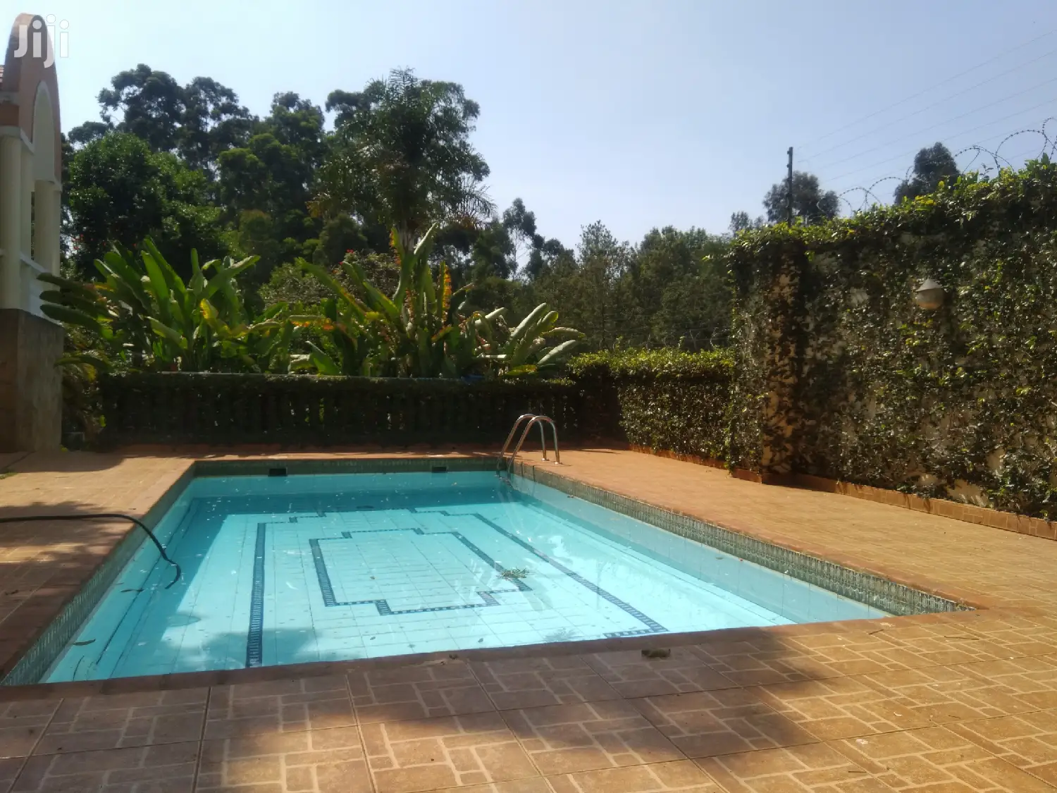 Exactive 5bedroomed Townhouse To Let