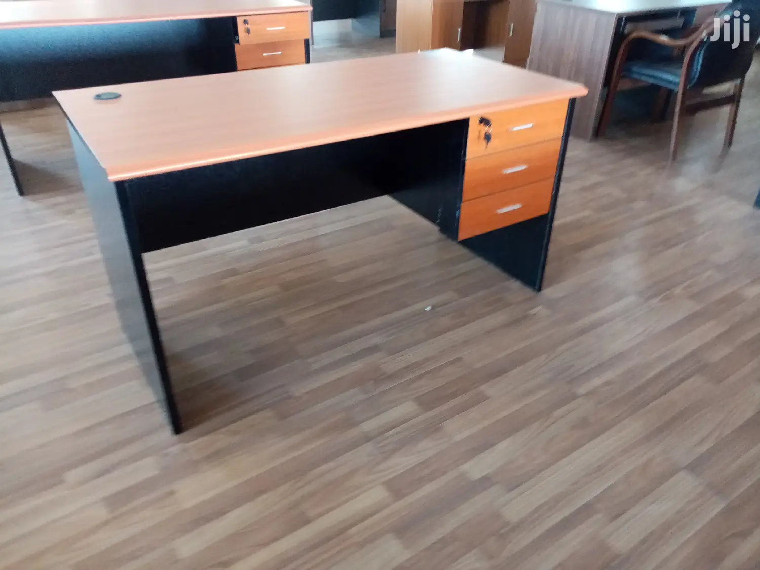 1.4m Long Office Desk