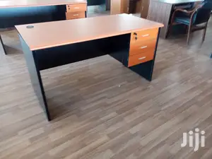 1.4m Long Office Desk