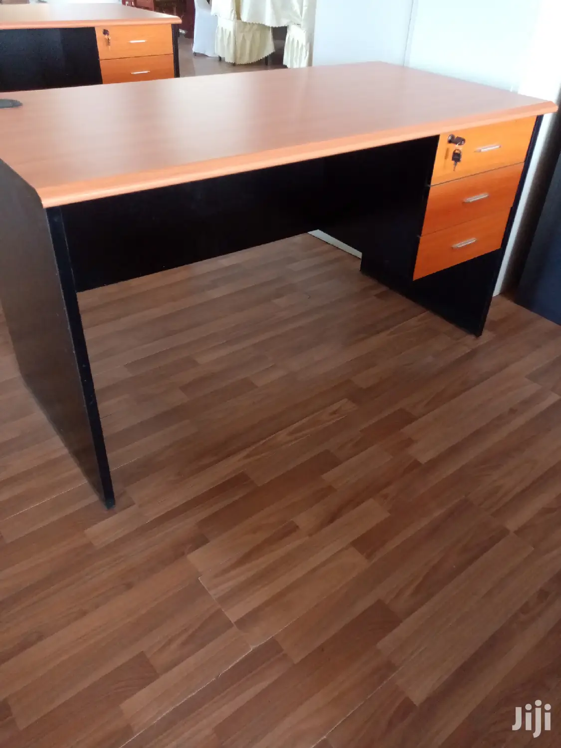 1. 6m Office Desk