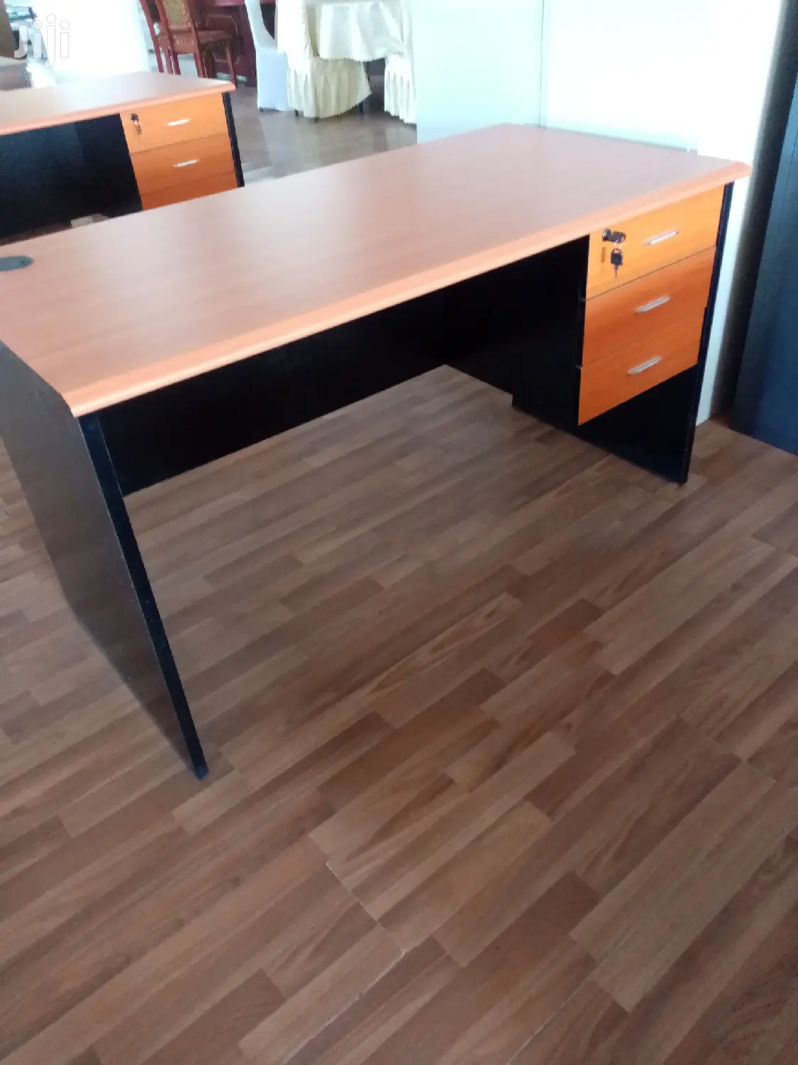 1. 6m Office Desk