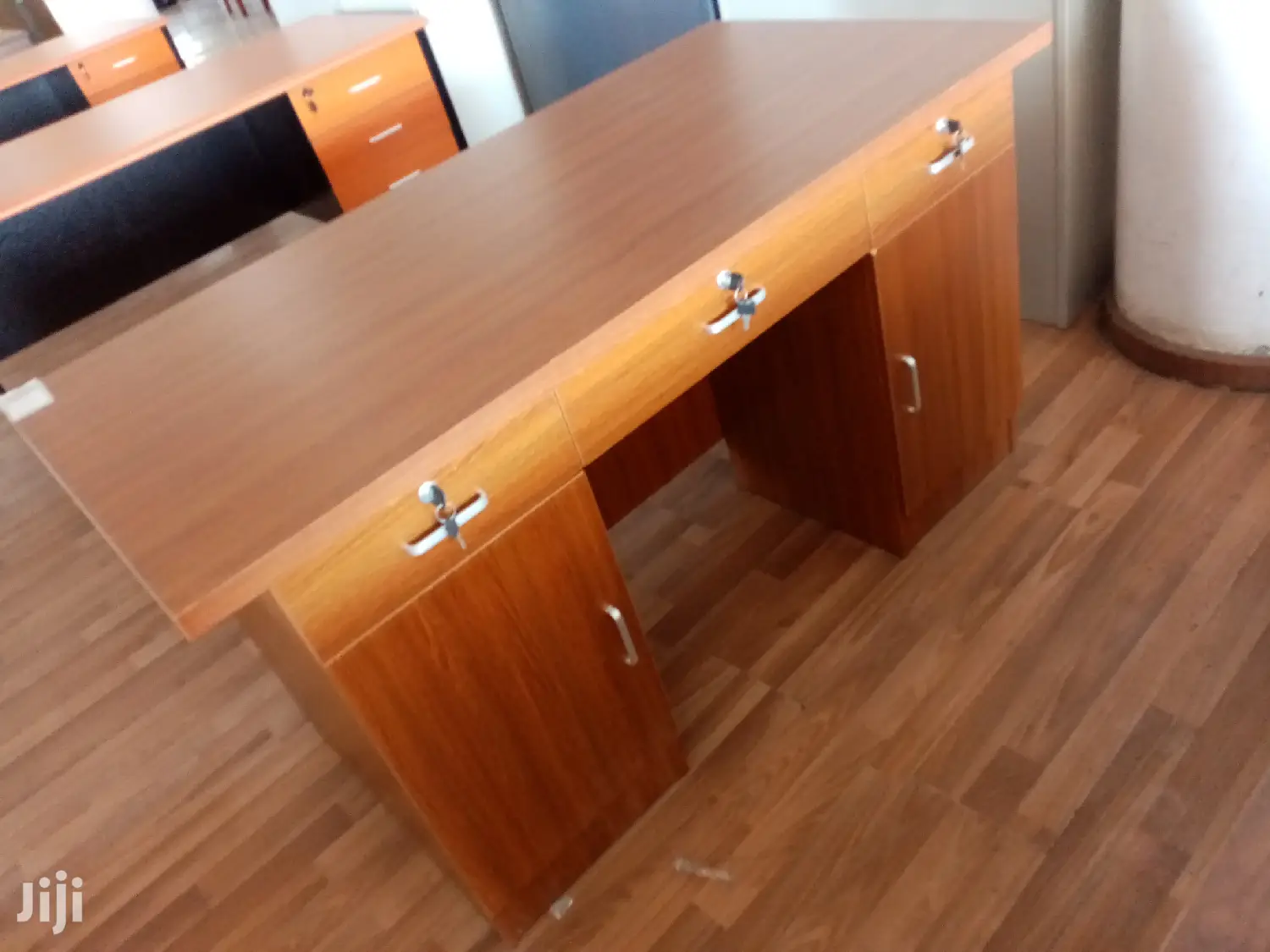 1.4m Spacious Office Desk
