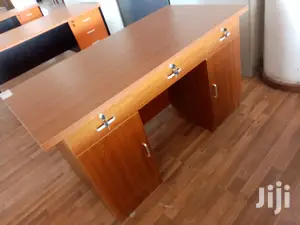 1.4m Spacious Office Desk