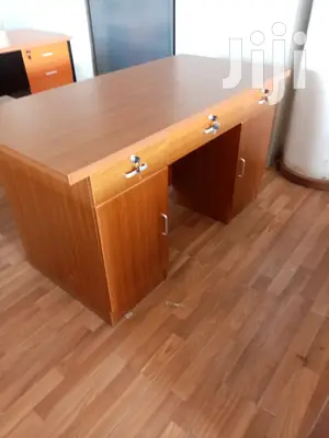 1.4m Spacious Office Desk