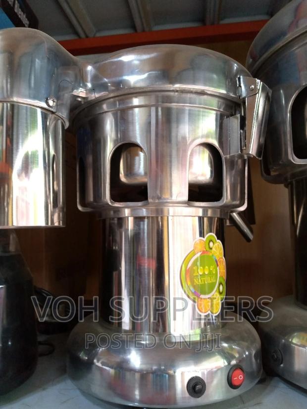 Commercial Juicer Machine - main view