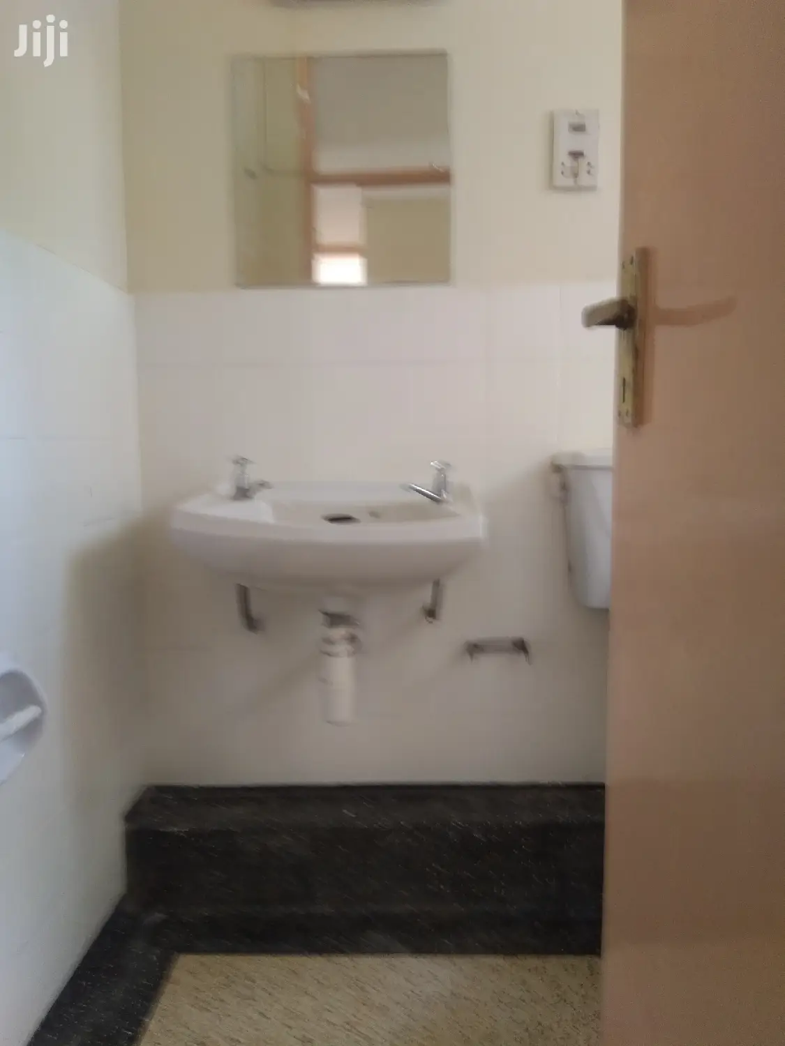4bedroomed With Dsq Lavington Elomoro Rd