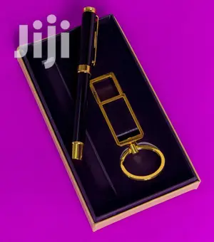 Gift Set With An Executive Pen And Keyholder