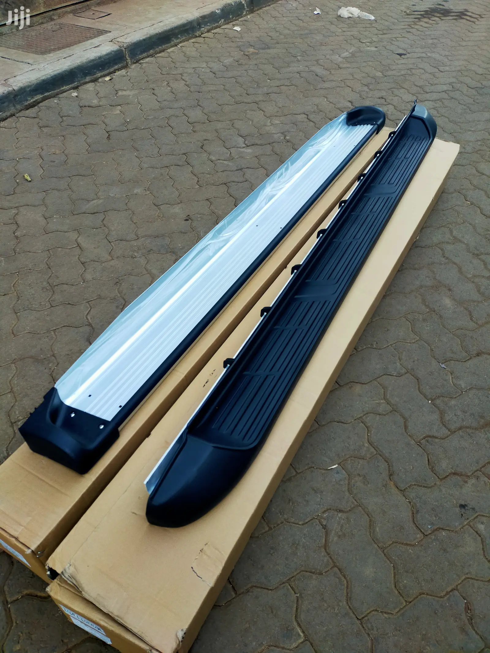 Side Step Hilux Revo,Vigo, Invincible Nerfbars