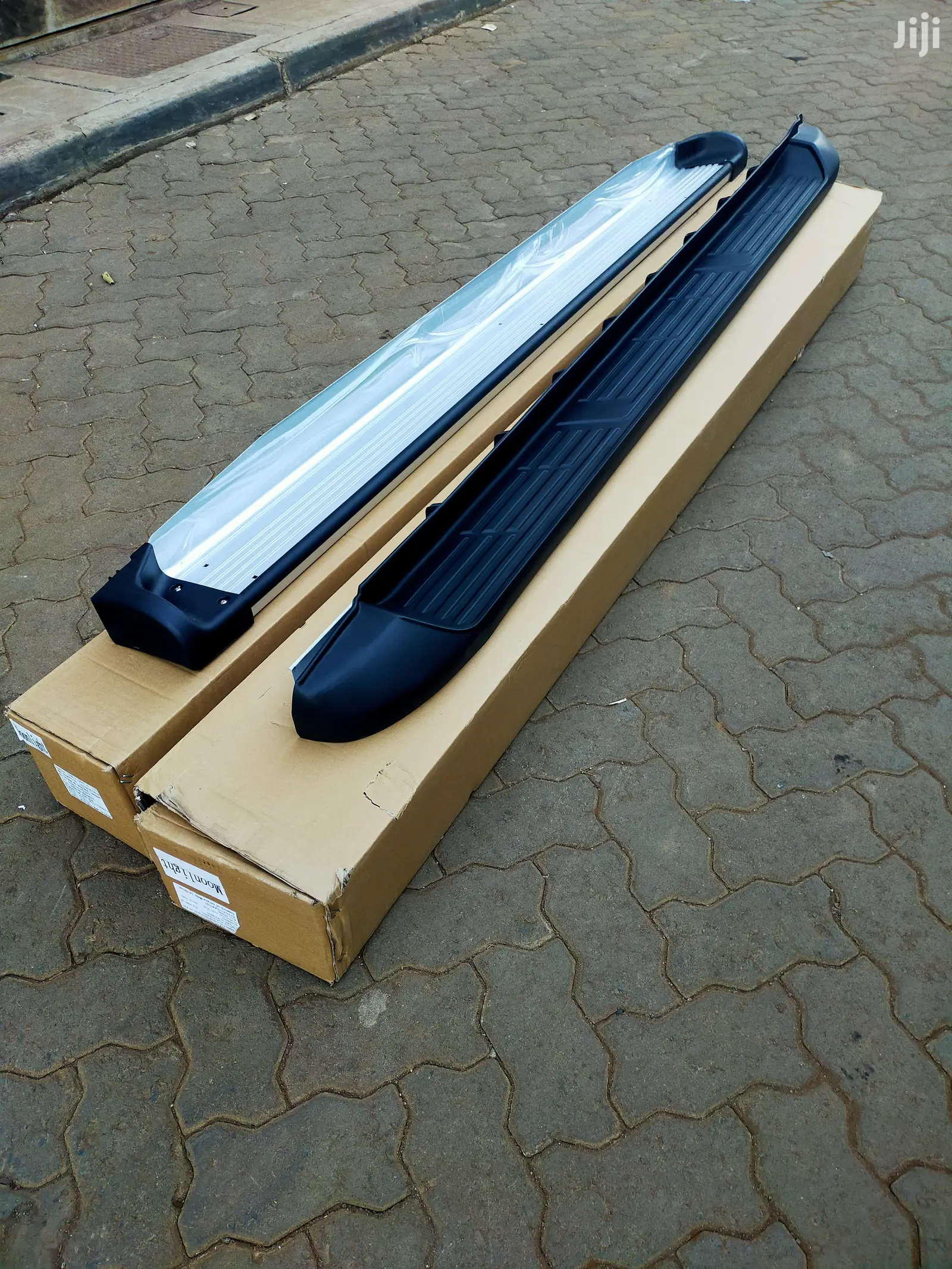 Side Step Hilux Revo,Vigo, Invincible Nerfbars
