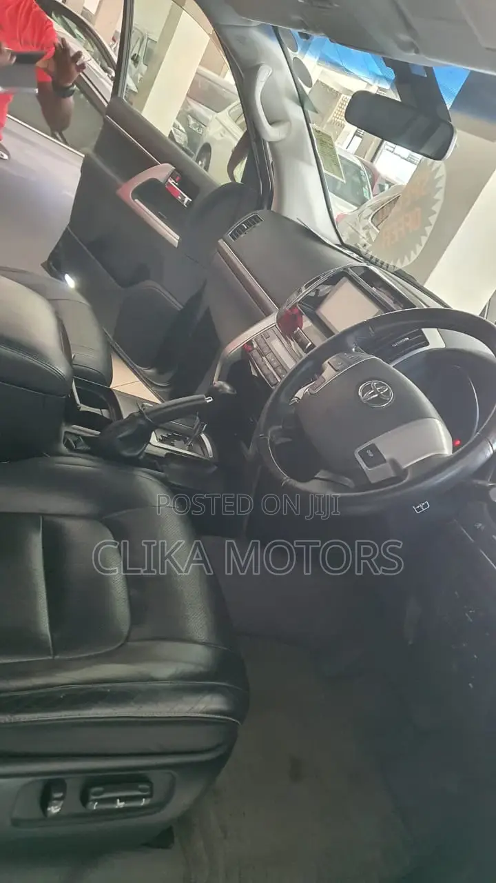 Toyota Land Cruiser 2012 Black