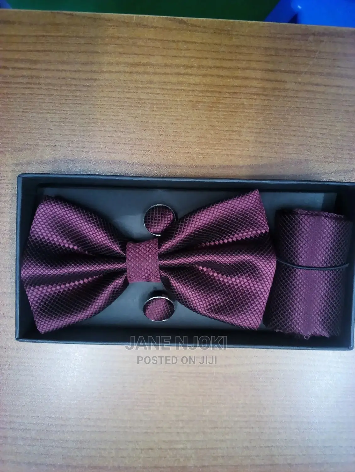 Maroon Bowltie