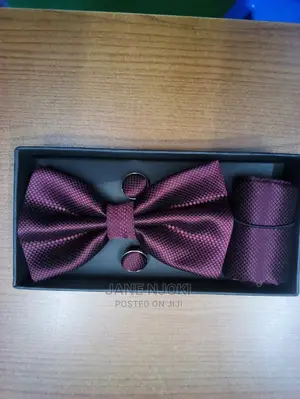 Maroon Bowltie