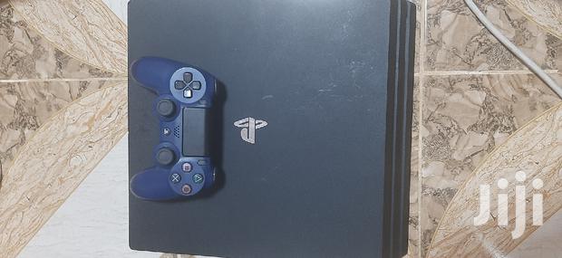 Clean PLAYSTATION 4 Pro - main view