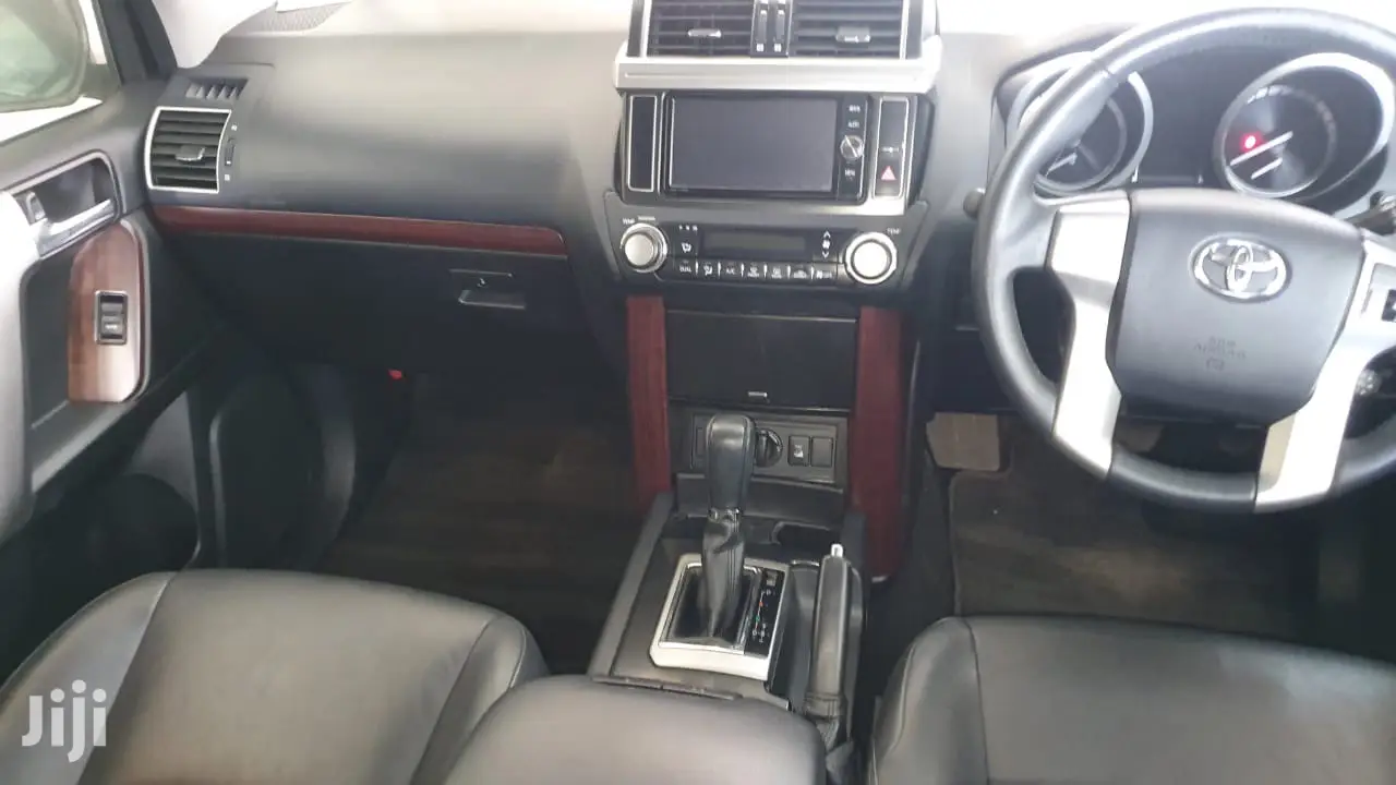 Toyota Land Cruiser Prado 2017 Black