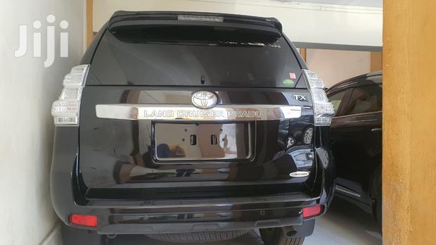 Toyota Land Cruiser Prado 2017 Black - thumbnail 2