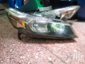 Honda Stream Headlights