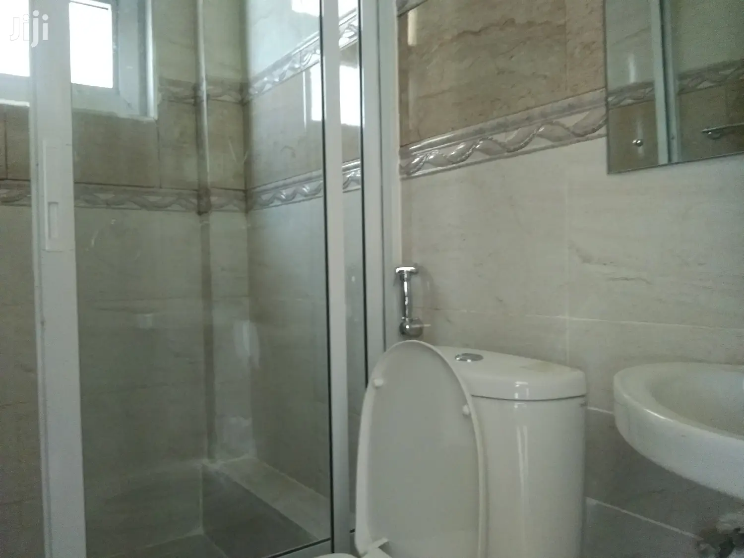 4bedroomed , 2dsqs Off Thigiri Rd