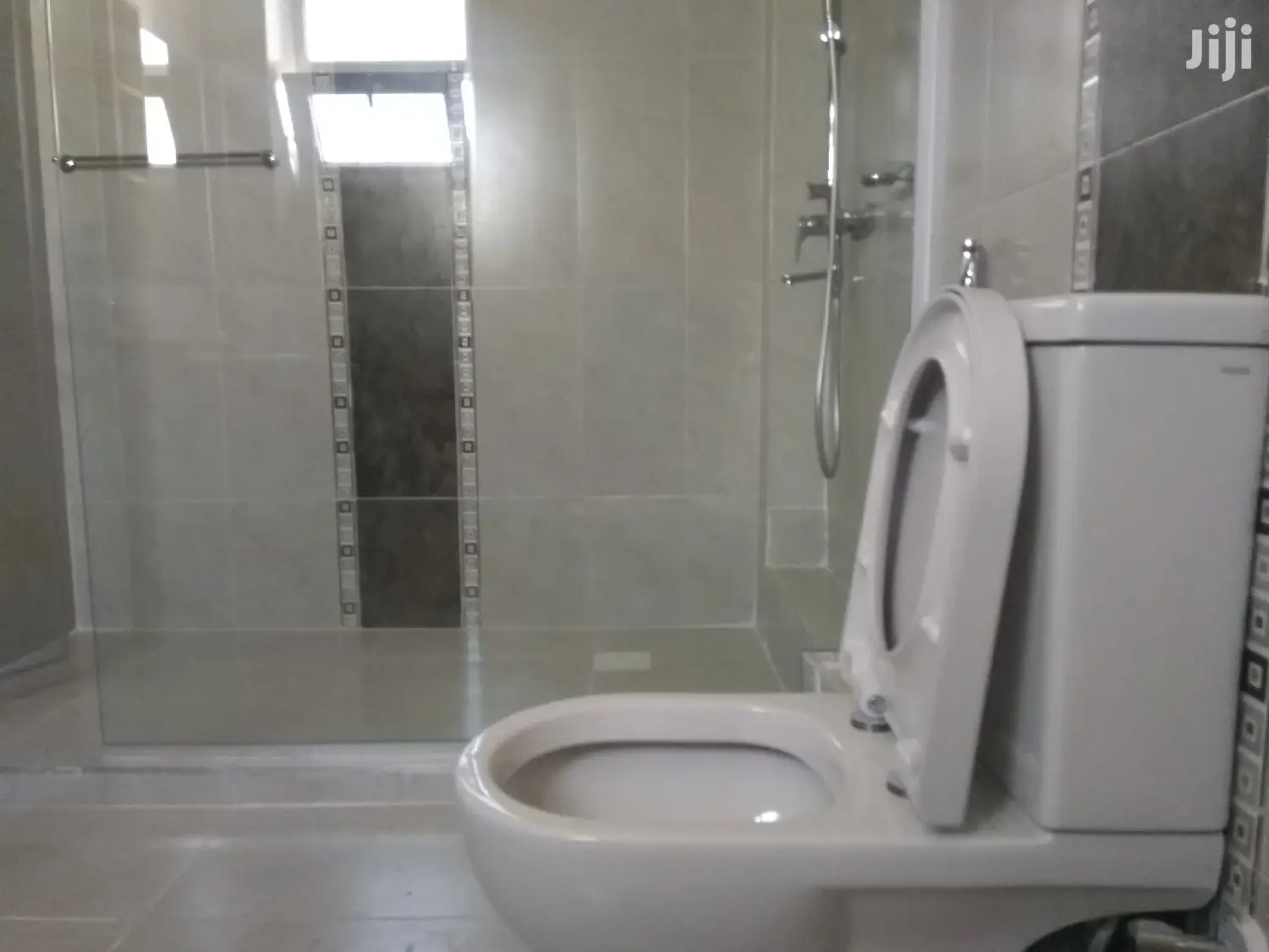 4bedroomed , 2dsqs Off Thigiri Rd